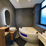 Schwentine Mit Privatem Whirlpool In